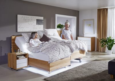 sonodorm Komfprt 20 auf zwei Betten mit zwei älteren Menschen